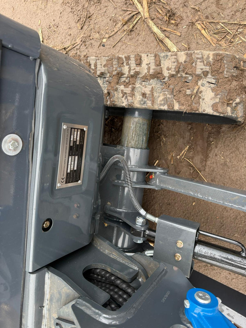 Mini Digger RIPPA R15 Includes With Full Cab 200/300/500 Buckets
