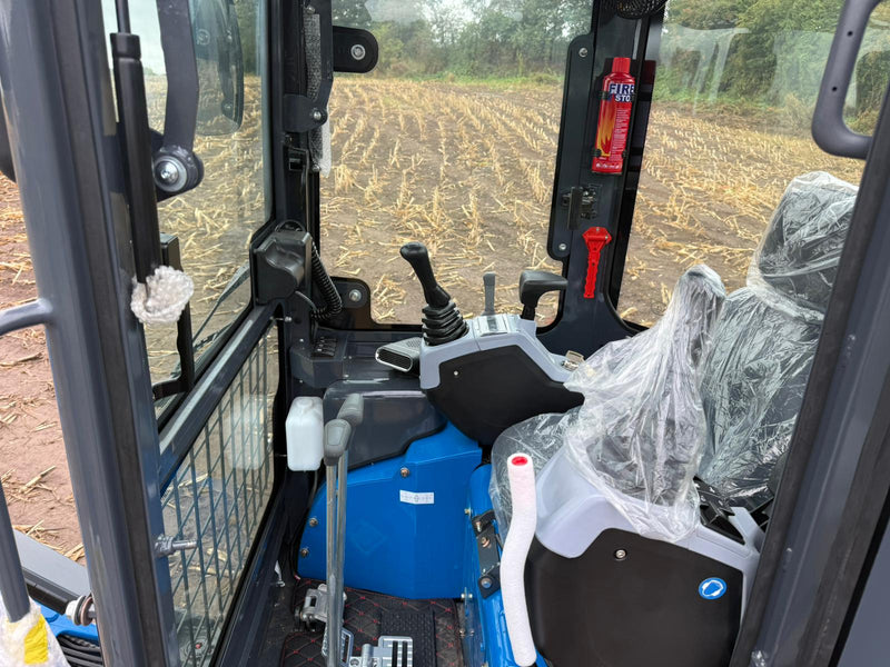 Mini Digger RIPPA R15 Includes With Full Cab 200/300/500 Buckets